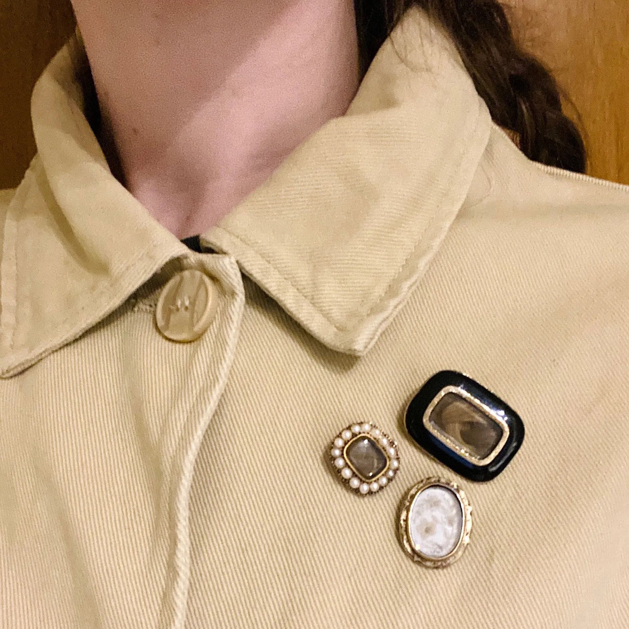 Blonde and Brunette Plait in Gold and Enamel Mourning Brooch