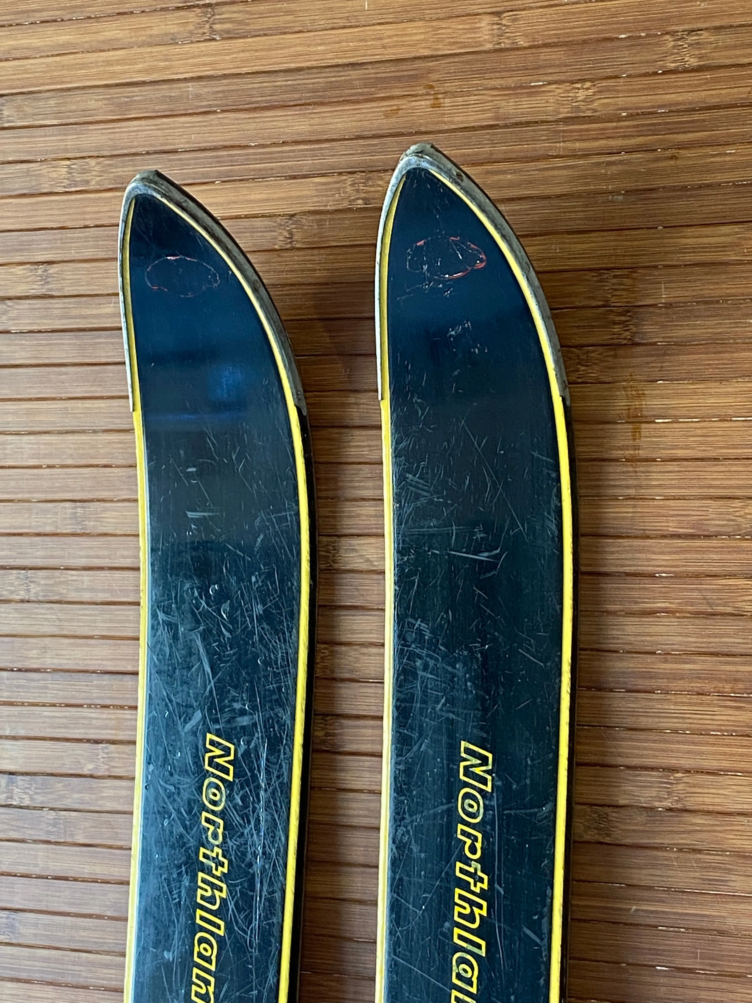 Vintage Northland Mustang Skis