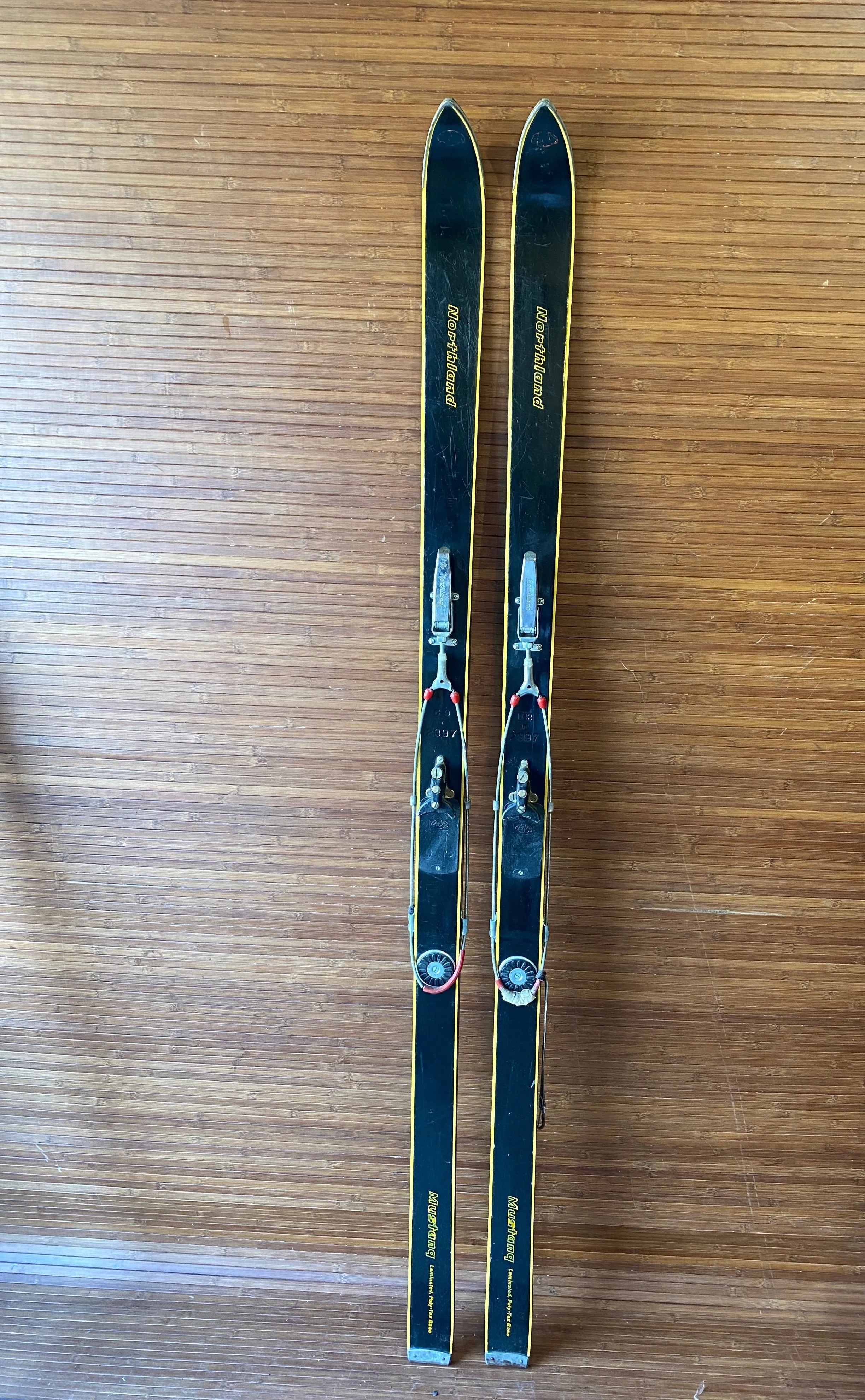 Vintage Northland Mustang Skis