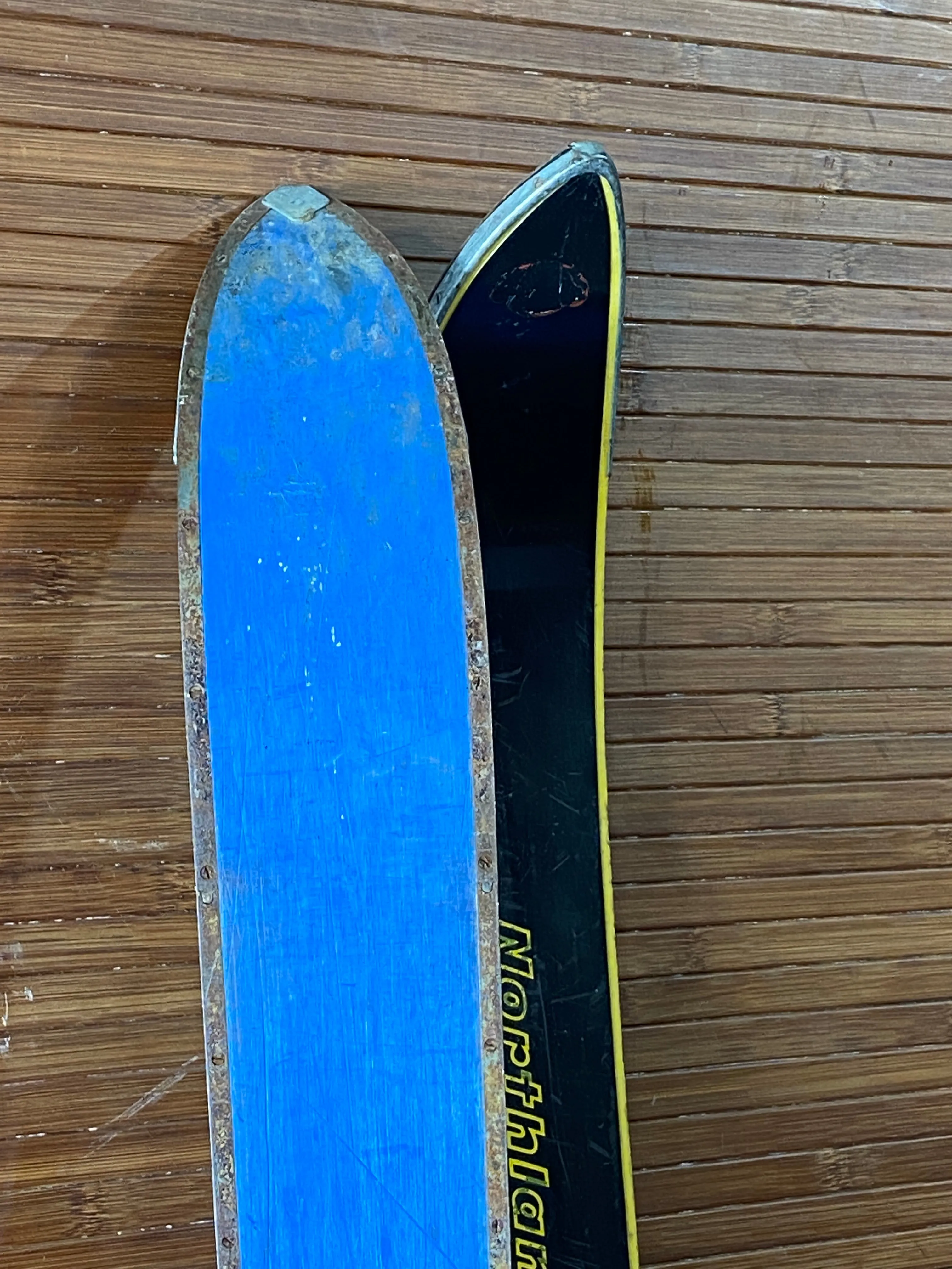 Vintage Northland Mustang Skis